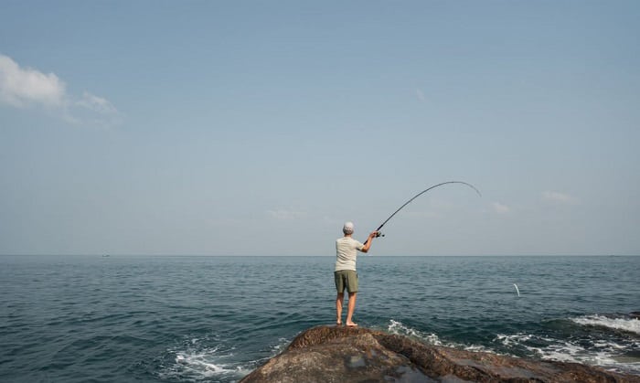 factors-to-consider-when-choosing-between-tenkara-and-fly-fishing